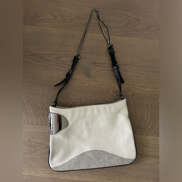 Halston Heritage cream leather purse - Picture 4 of 4